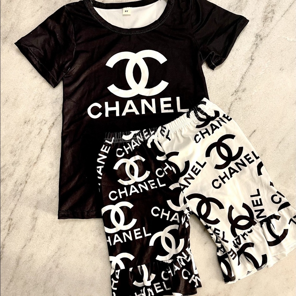 Girls black and white shorts set